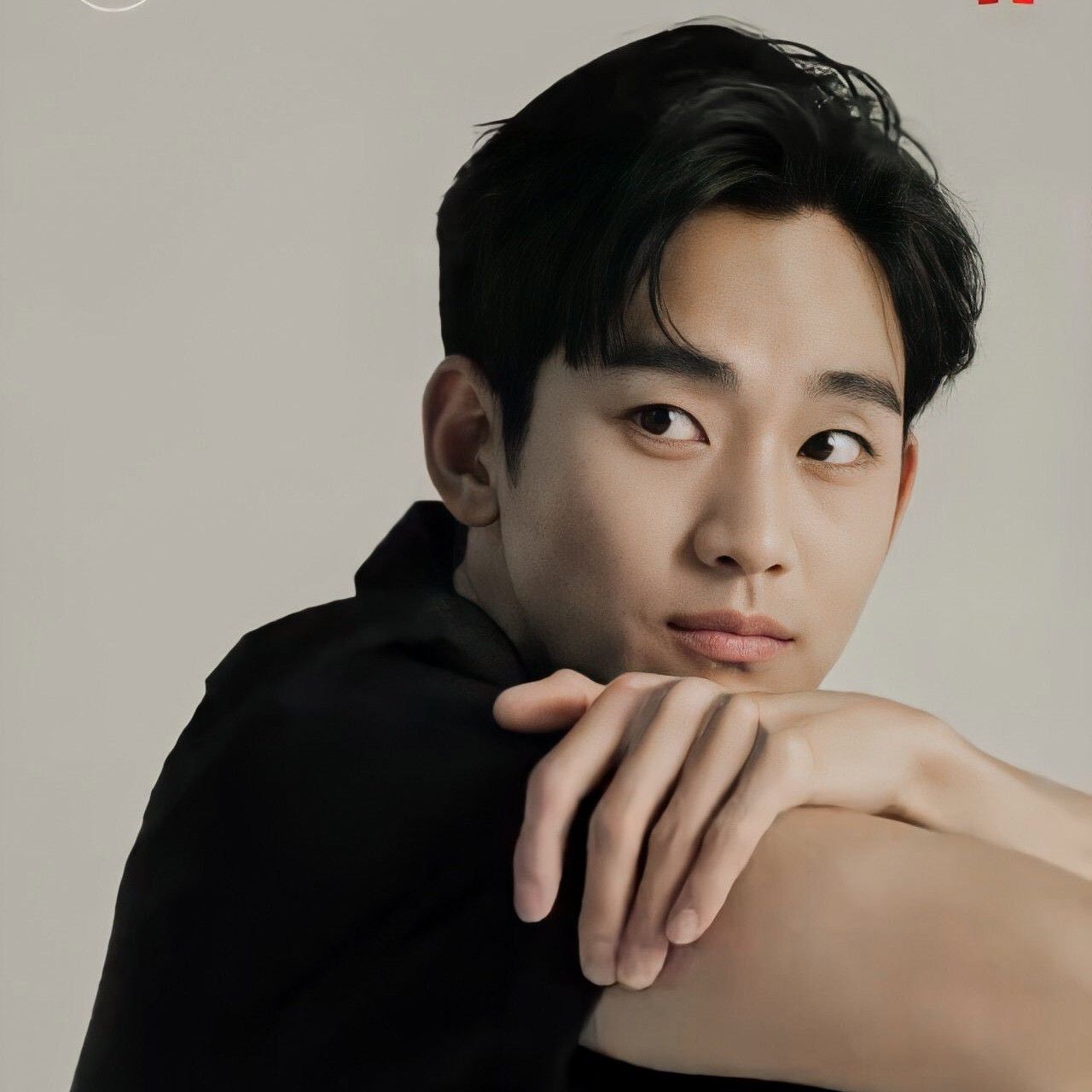 粉丝拍下的金秀贤瞬间