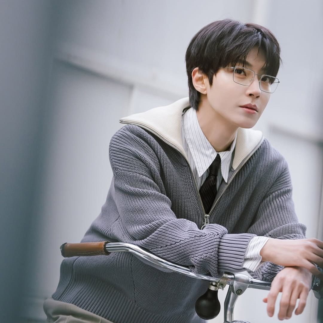 황인엽 최근 활동샷