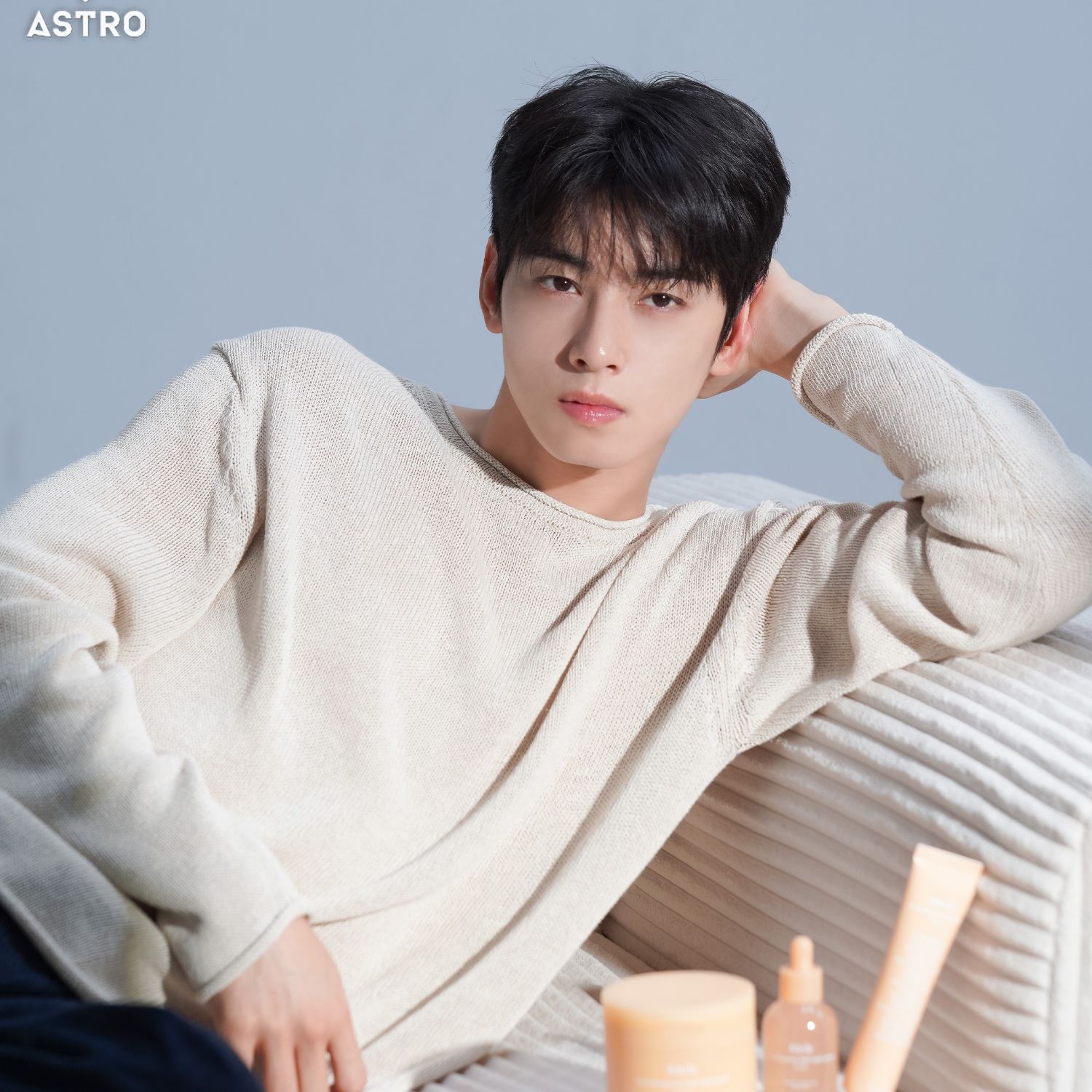 Behind-the-scenes cut of Cha Eunwoo