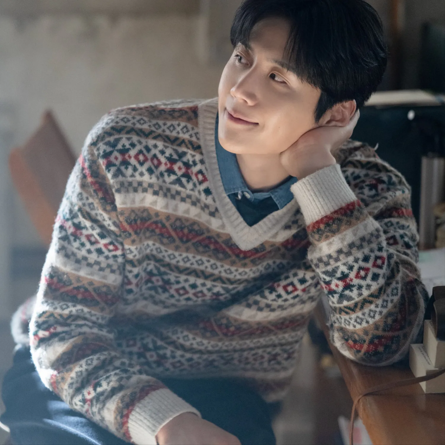 Behind-the-scenes cut of Kim Seonho