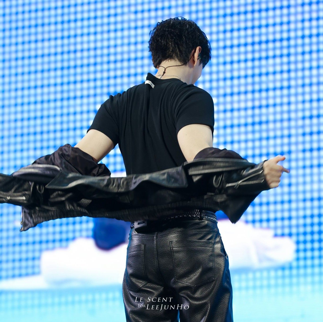 イ・ジュノのビハインドカット