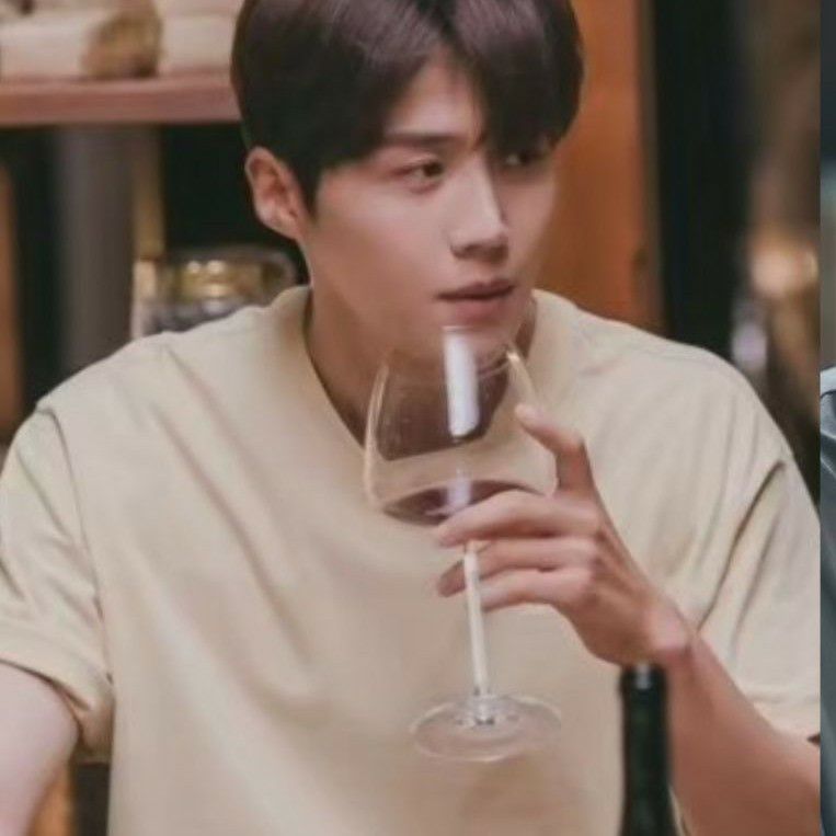 Behind-the-scenes cut of Kim Seonho