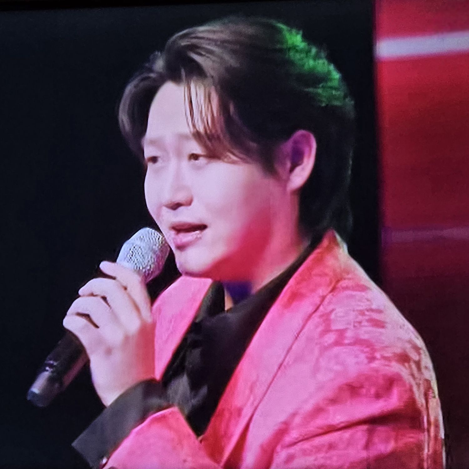 Behind-the-scenes cut of Min Soohyun