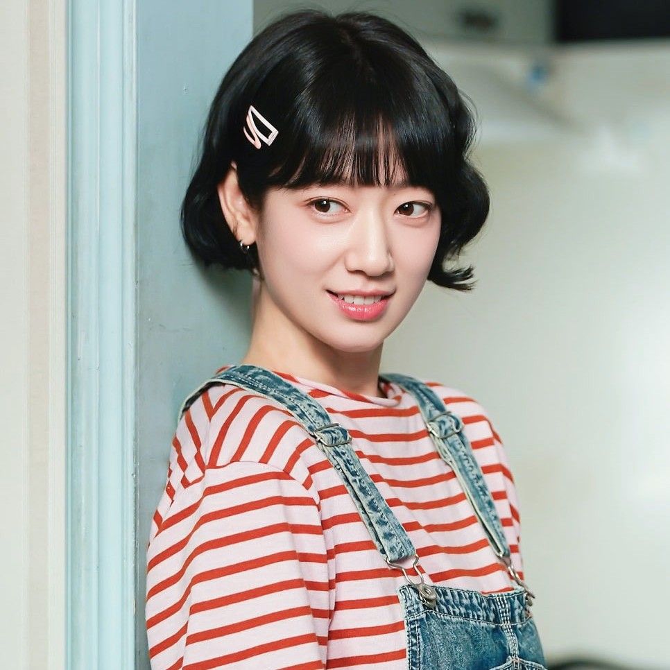 Behind-the-scenes cut of Park Shinhye