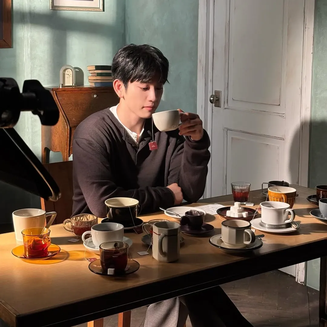 Foto kegiatan terbaru dari Park Jinyoung