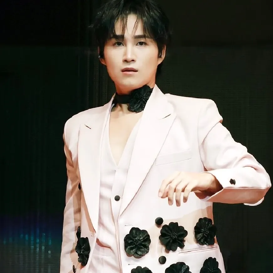 金熙栽的最新照片