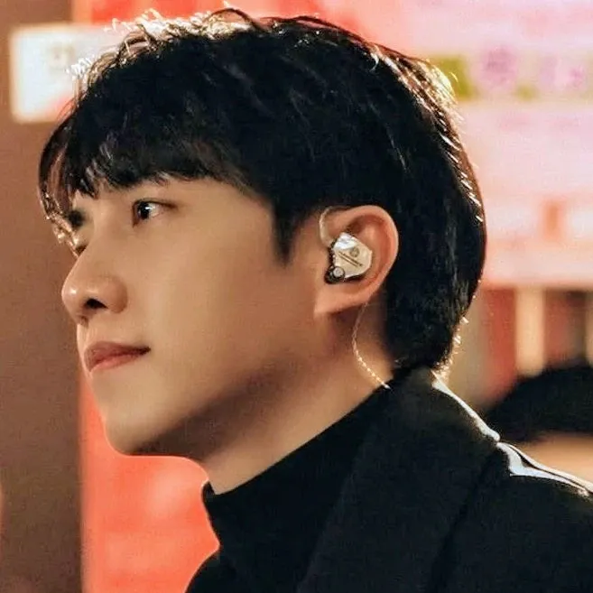 イ・スンギの最近の活動ショット