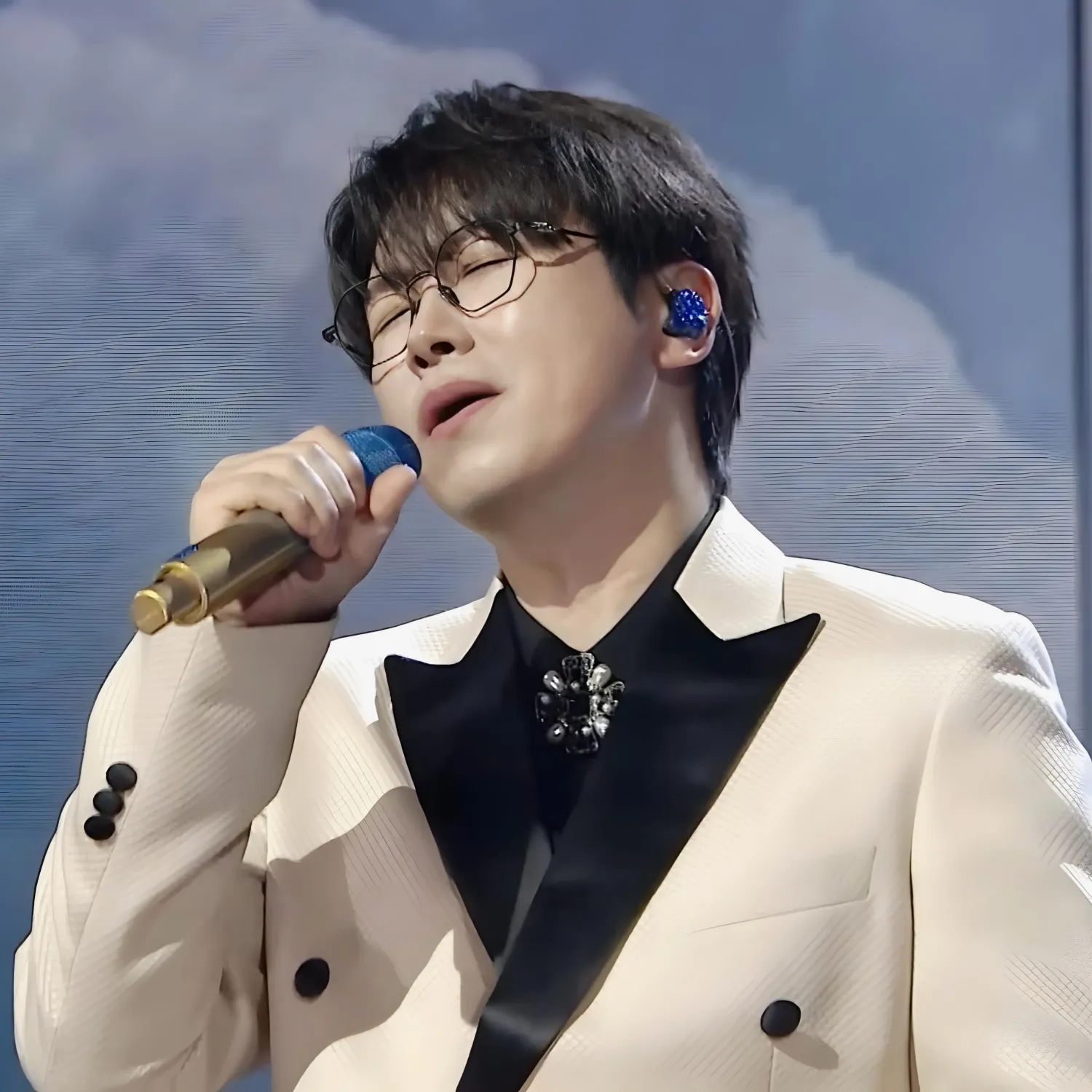 A moment captured by a fan of Chungil