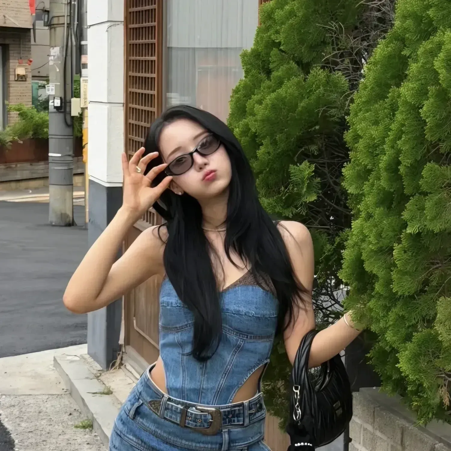 Behind-the-scenes cut of Kim Soyeon (2004)