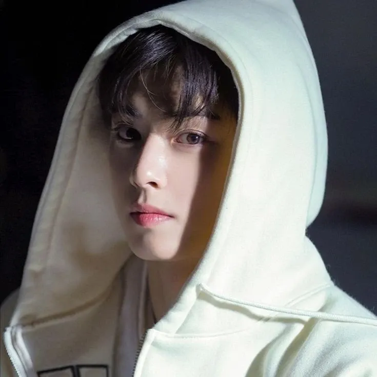 Latest photo of Cha Eunwoo