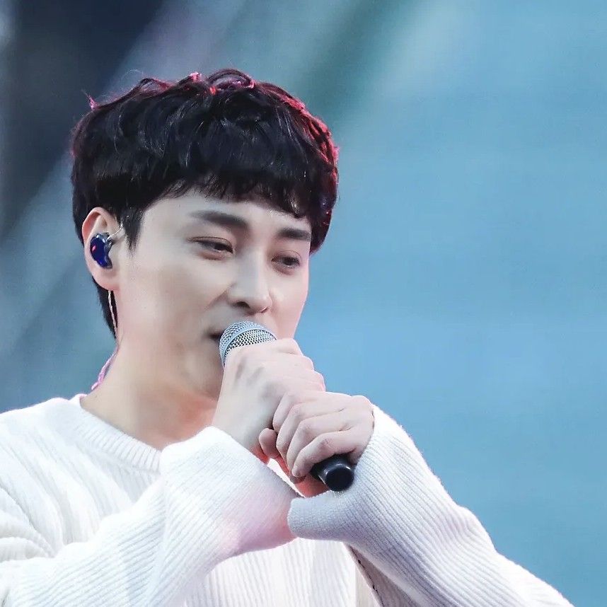 Latest photo of Min Kyunghoon