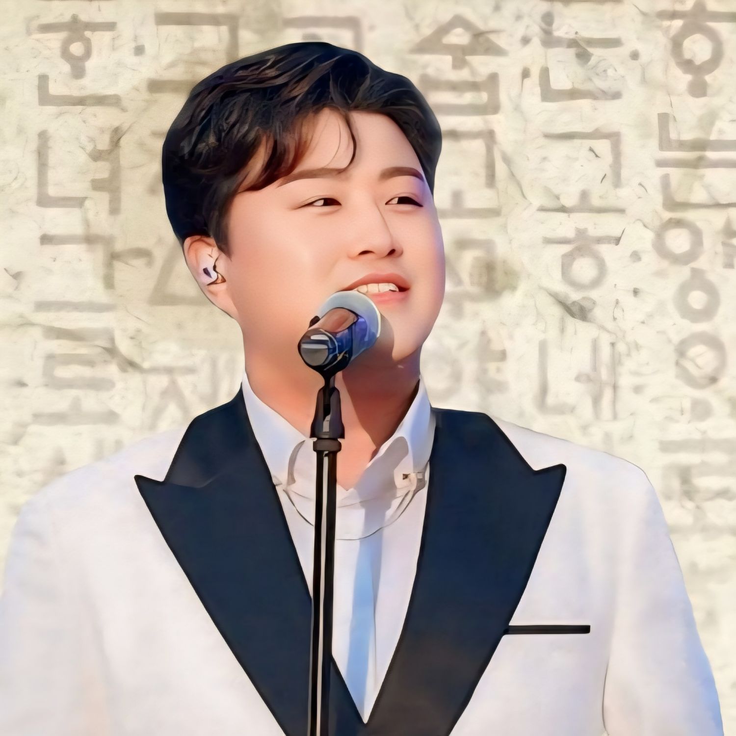 Recent activity shot of Kim Hojoong