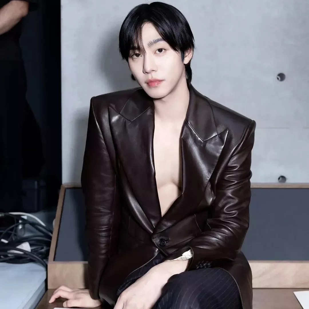 A moment captured by a fan of Ahn Hyoseop