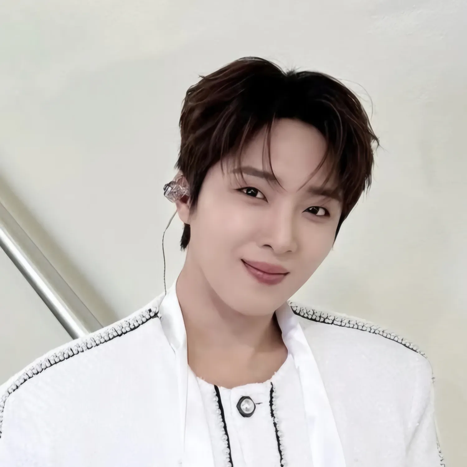 Behind-the-scenes cut of Hwang Yunsung