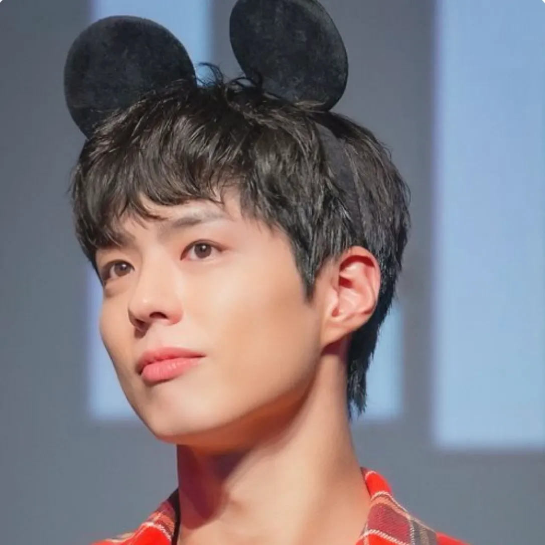 A moment captured by a fan of Park Bogum