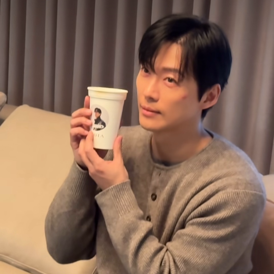 A moment captured by a fan of Namkoong Min