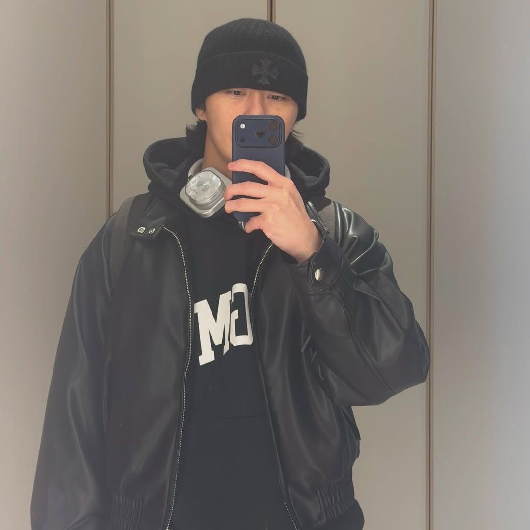 Foto terbaru dari Park Seojoon