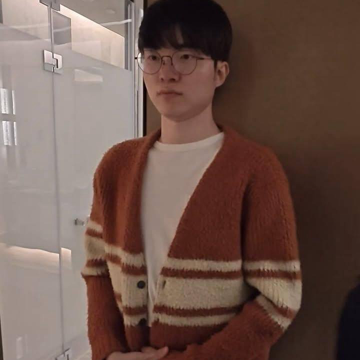 Fakerの最新写真