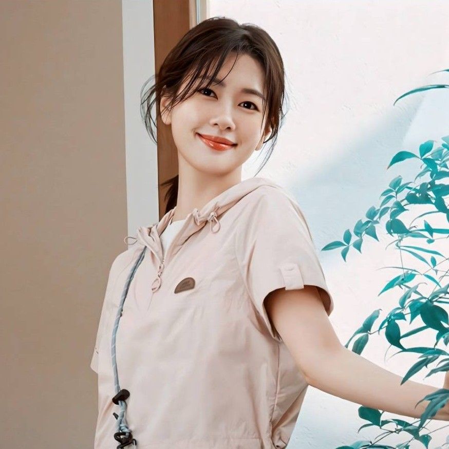 Recent activity shot of Jung Somin