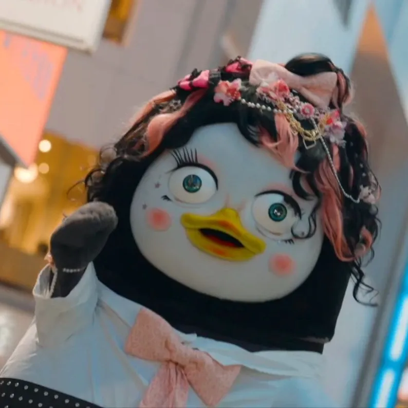 ペンスの最近の活動ショット