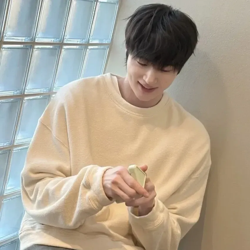 Latest photo of Byeon Wooseok
