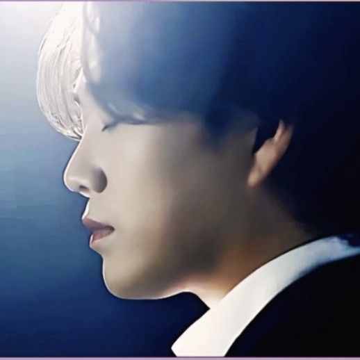 Behind-the-scenes cut of Hwang Youngwoong