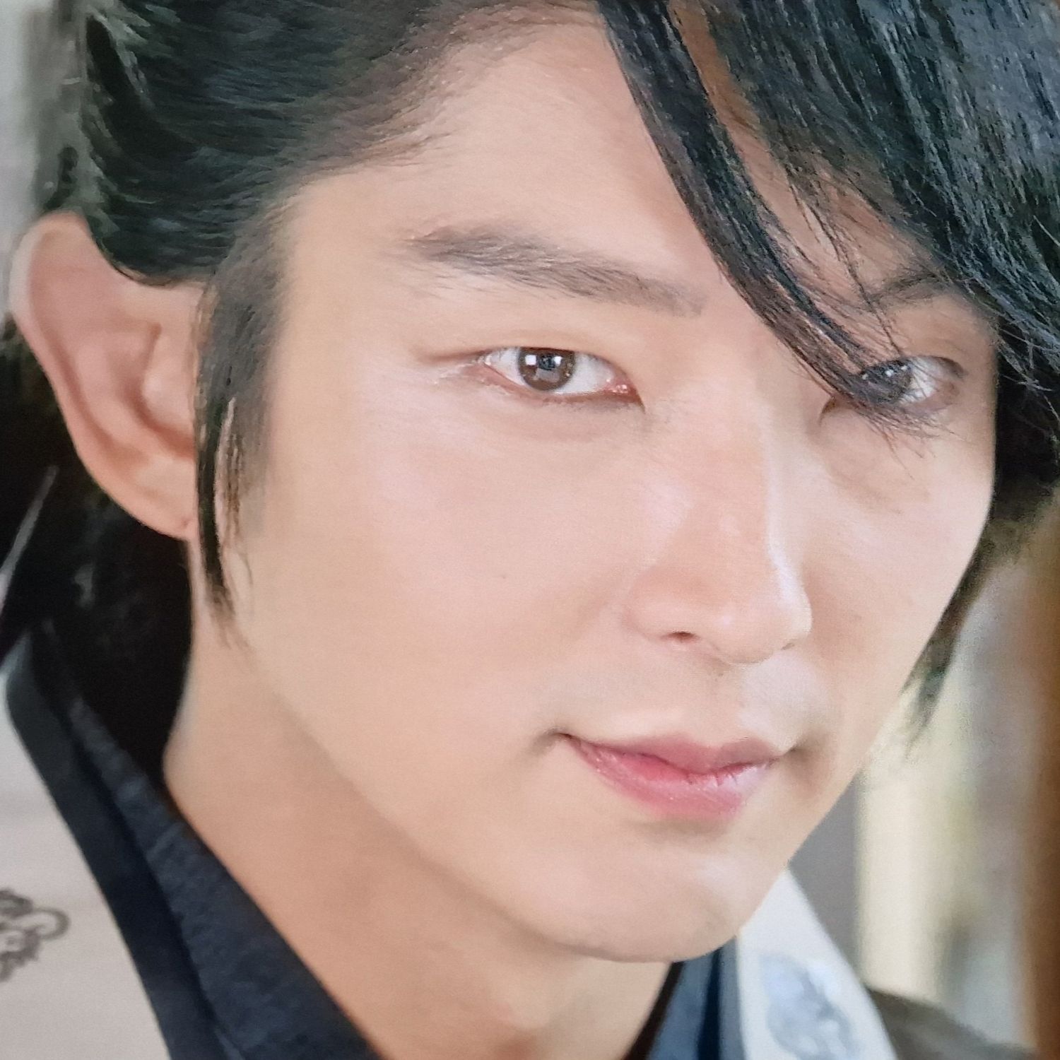 A moment captured by a fan of Lee Joongi