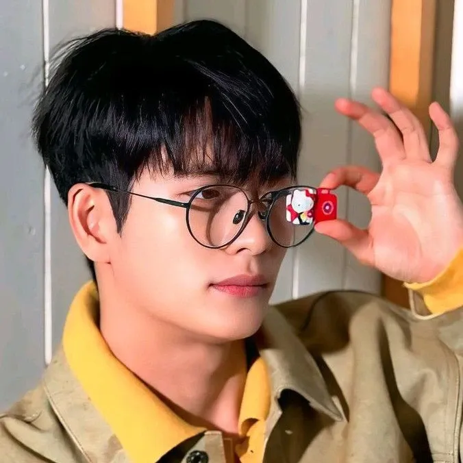 A moment captured by a fan of Kang Taeoh