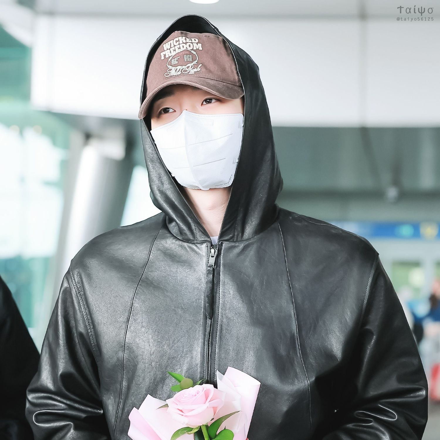 イ・ジュノのビハインドカット