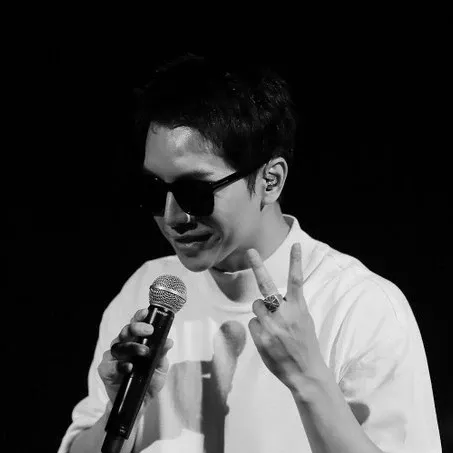 Momen yang diabadikan oleh penggemar Lee Seunggi
