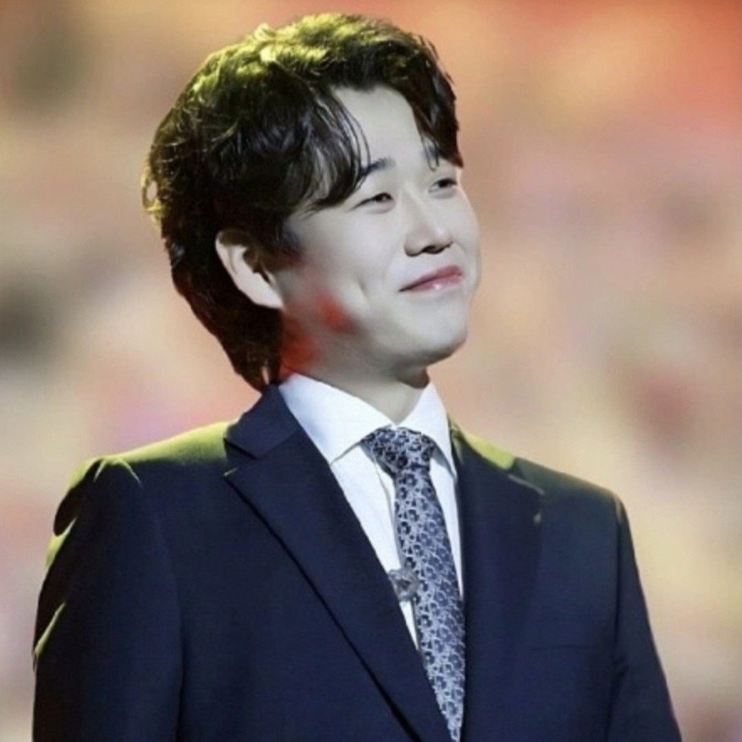 Cuplikan di balik layar dari Hwang Youngwoong