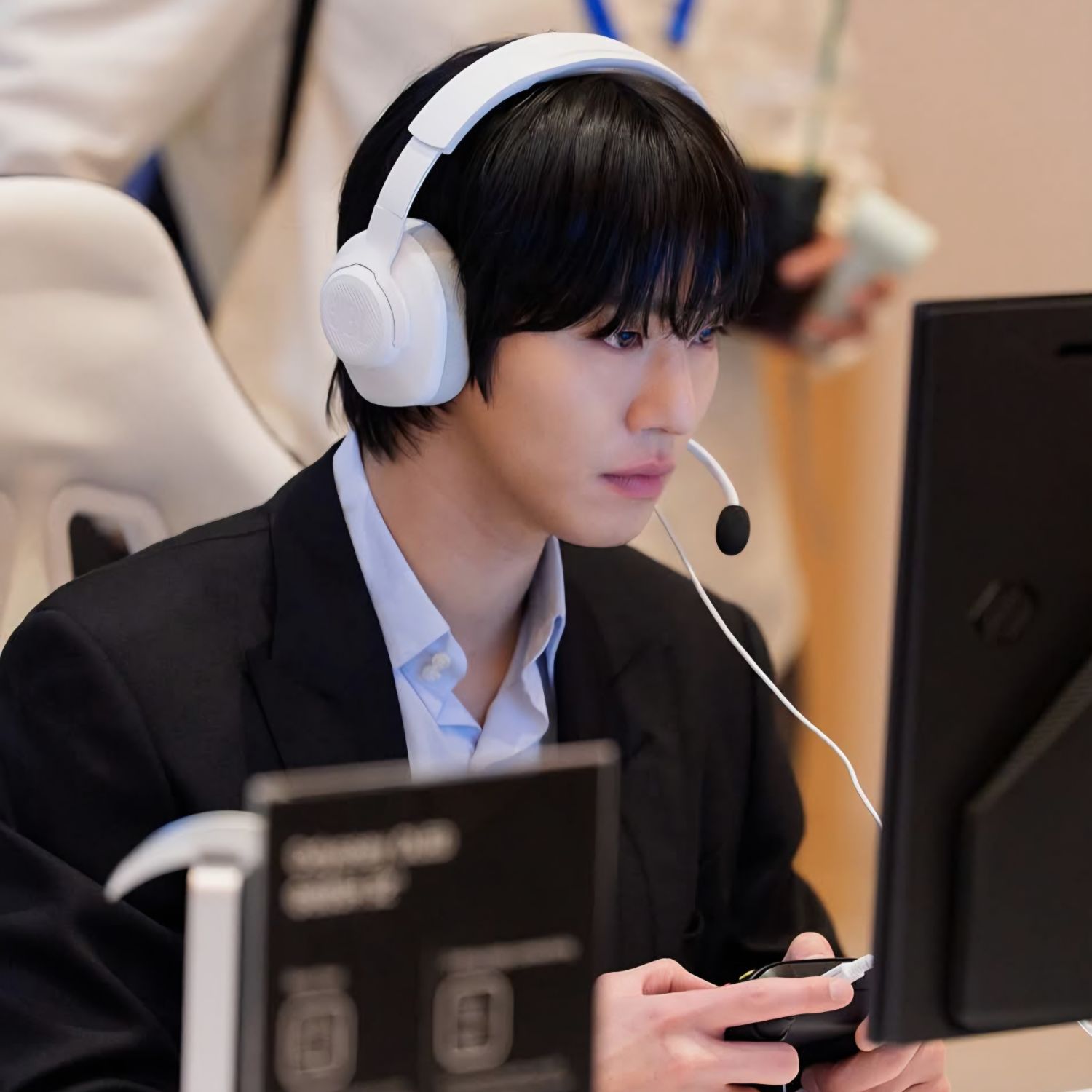 粉絲拍下的安孝燮瞬間