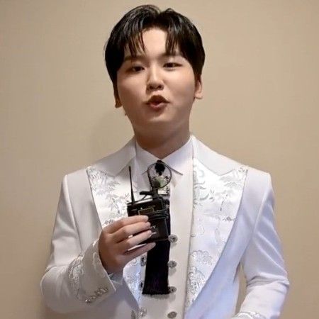 Behind-the-scenes cut of Park Sungon