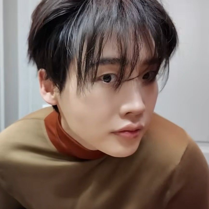 Latest photo of Lee Jongsuk