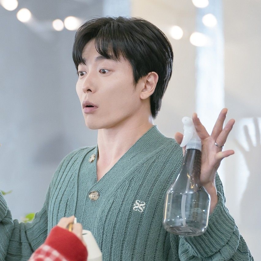 粉絲拍下的金材昱瞬間