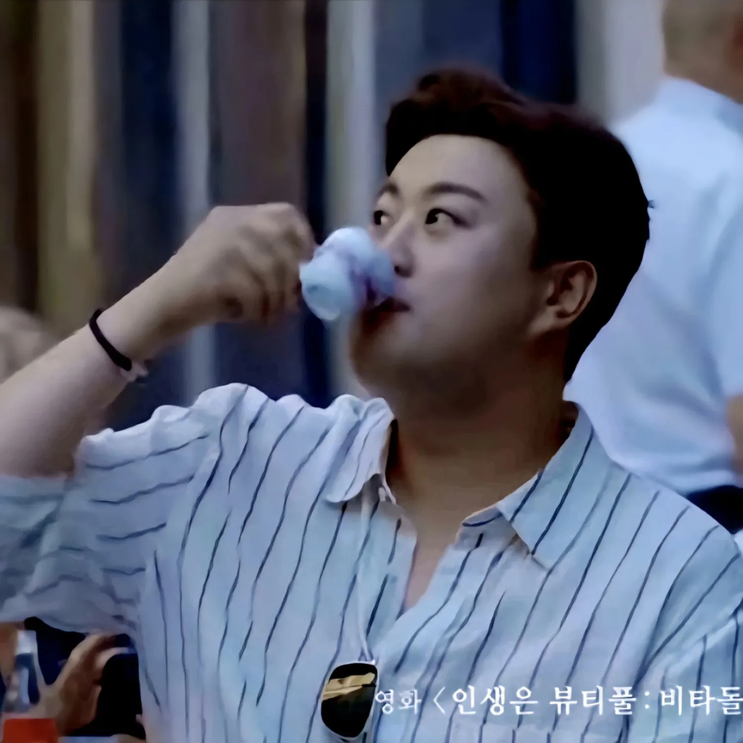 Behind-the-scenes cut of Kim Hojoong