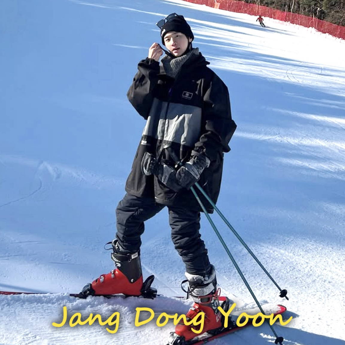 Behind-the-scenes cut of Jang Dongyoon