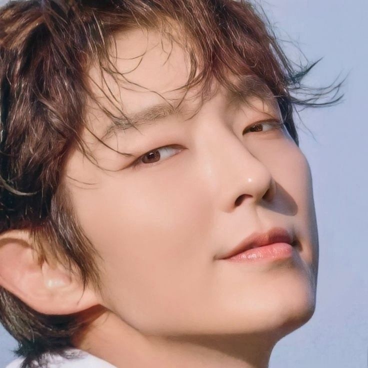 Latest photo of Lee Joongi