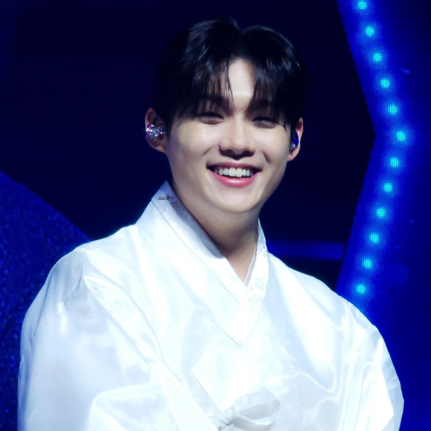 チェ・ジェミョンのビハインドカット