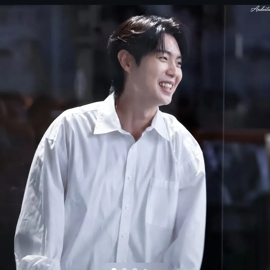 A moment captured by a fan of Son Taejin