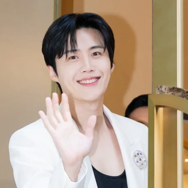 Foto kegiatan terbaru dari Kim Seonho