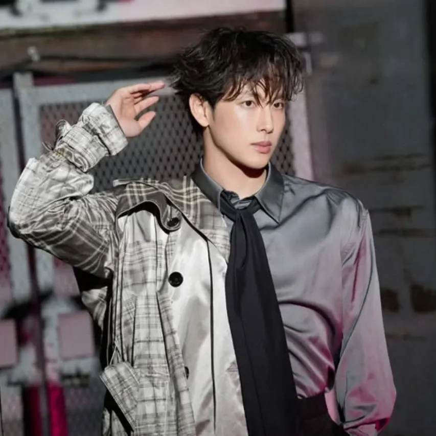 Latest photo of Yim Siwan