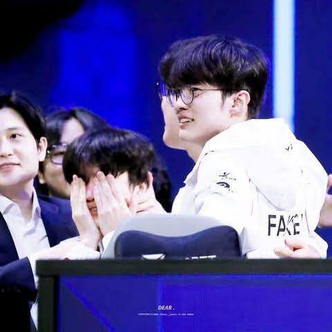 A moment captured by a fan of Faker