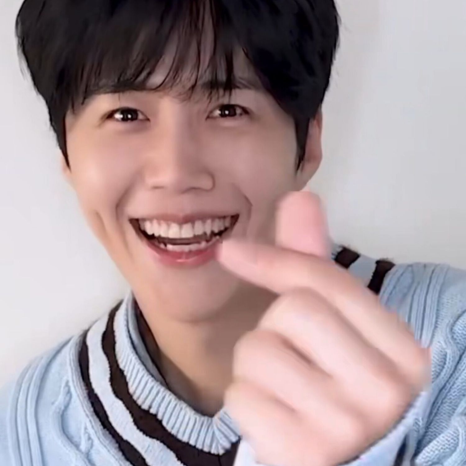 Momen yang diabadikan oleh penggemar Kim Seonho