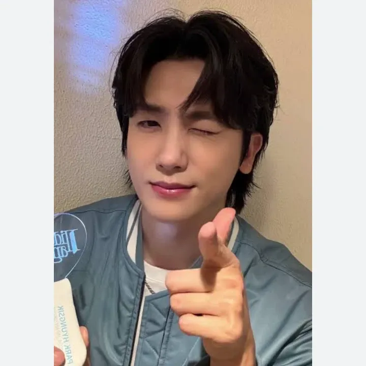 Latest photo of Park Hyungsik