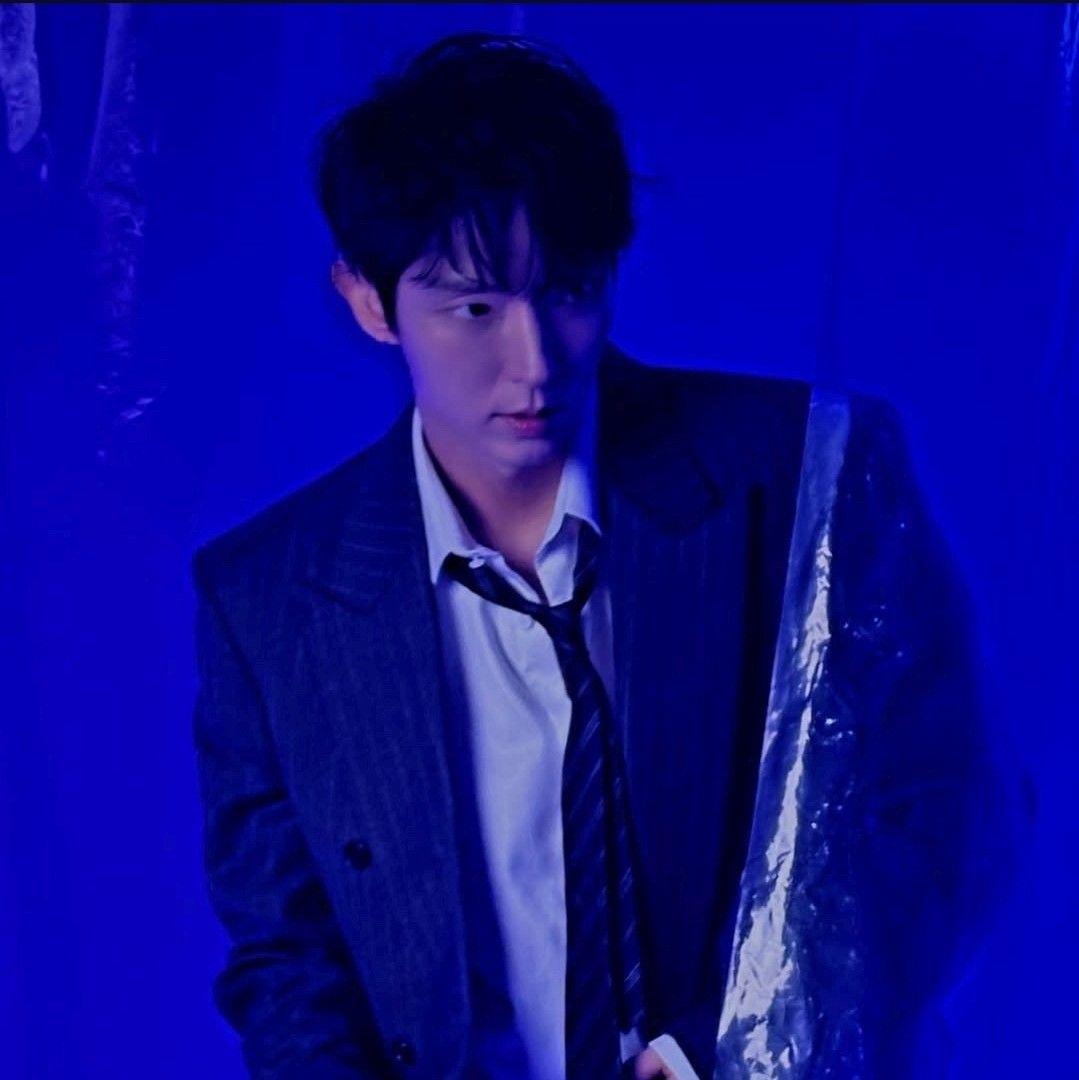 Behind-the-scenes cut of Lee Joongi