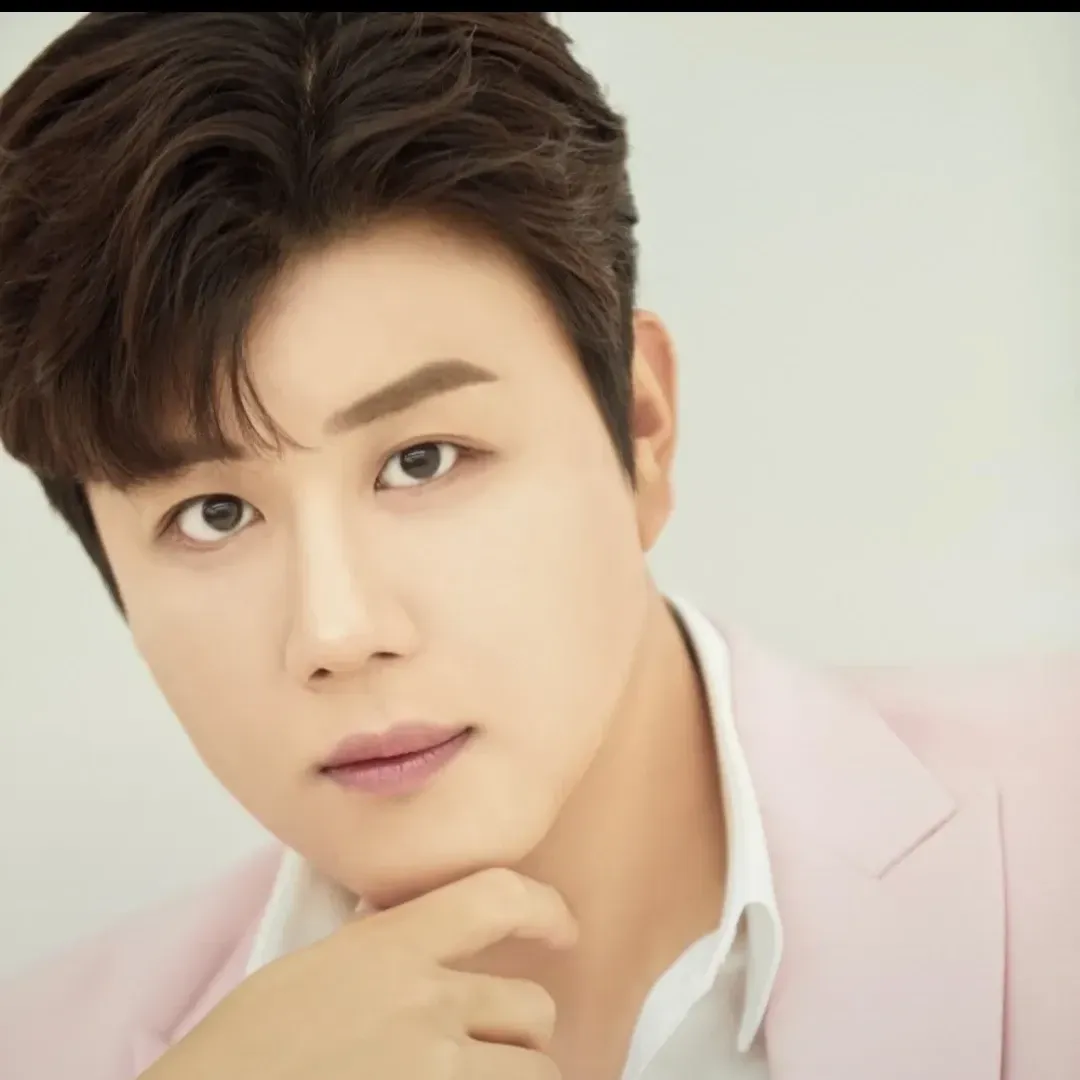 Recent activity shot of Jin Haesung