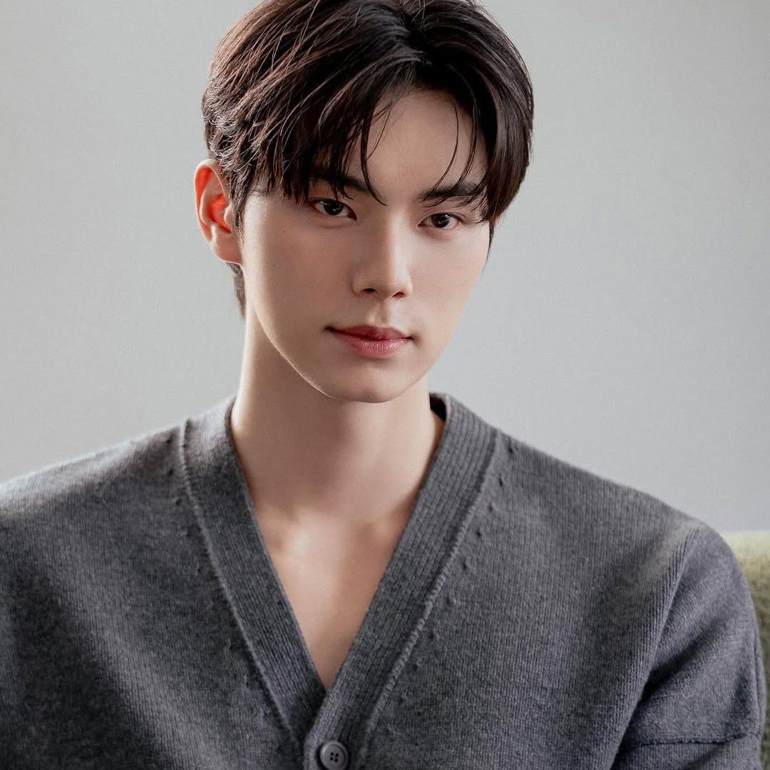 Latest photo of Lee Chaemin