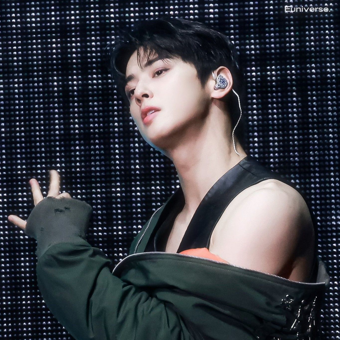 A moment captured by a fan of Cha Eunwoo