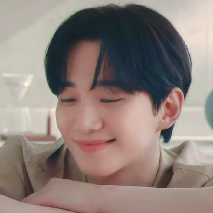 イ・ジュノのビハインドカット